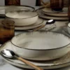 Set tavola beige puntinato 24 pezzi in porcellana